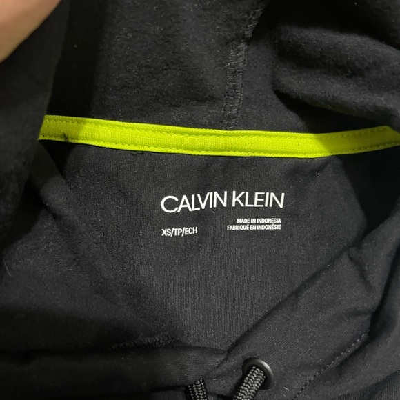 NWT Men’s Size X-Small Calvin Klein Linear Logo Print Drawstring Hoodie In Black - Picture 10 of 12